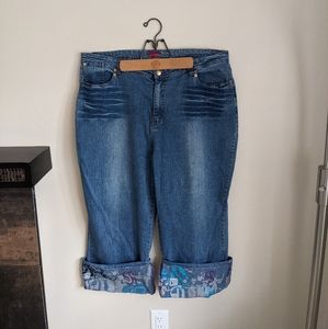 Goddess Jeans Wmn’s 24 Crop Rolled Graphic Hem